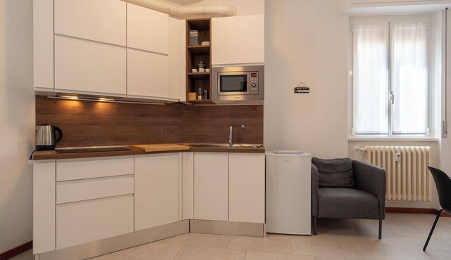 Merate Tre Spade - Two Bedroom Apartment, Sleeps 5