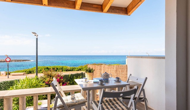 Mercè - House with sea view in Biniancolla