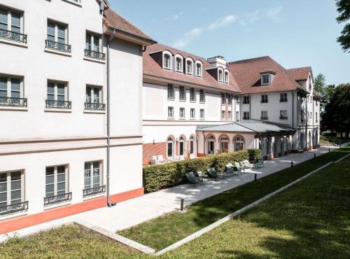 Mercure Maintenon