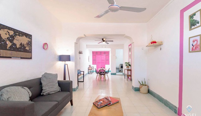 Merida Downtown Gem: WiFi, AC, Kitchen, Free Bike!