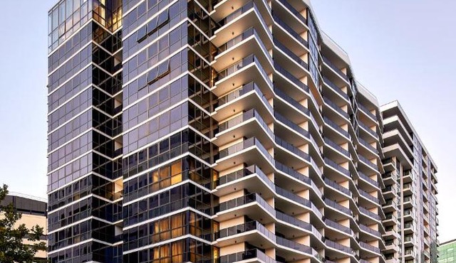 Meriton Suites Canberra