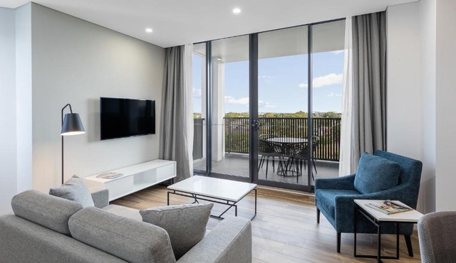 Meriton Suites Sydney Airport