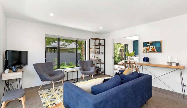 Merivale Village Apartment