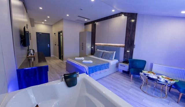 Meros Hotel