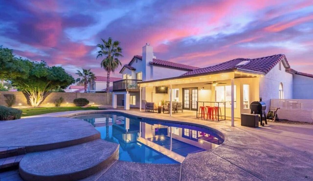 Mesa Getaway | Htd. Pool, Pellet Grill & Patio TV