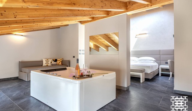 MESBEGLIA LUXURY ROOMS