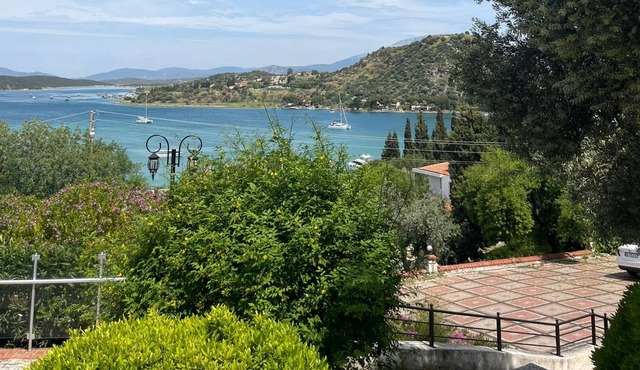 Mesmerizing Flat with Shared Pool in Cesme, Ildir