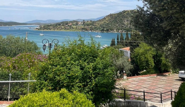 Mesmerizing Flat with Shared Pool in Cesme