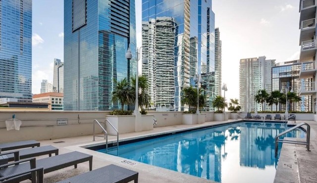Mesmerizing Studio Brickell +Free Parking + Gym+Pool