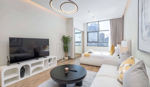 Mesmerizing Studio Located in the Center of JVC