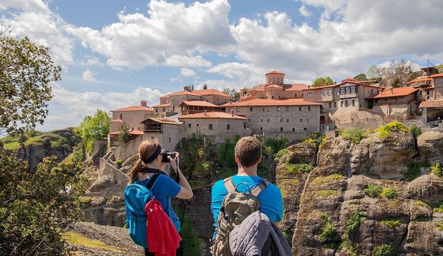 Meteora Small Group Hiking tour with Transfer and Monastery Visit