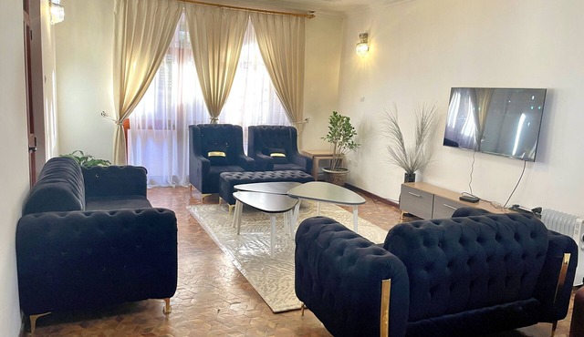 METRO Deluxe Spacious Home in a Great Neighborhood!