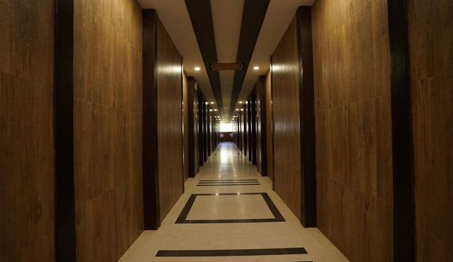 Metropolis Hotel