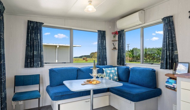 MGM Studio Cabin - Himitangi Holiday Studio