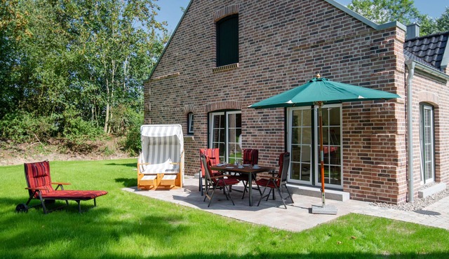 Mia - Exclusive vacation home with sauna, fireplace, 4 pers.