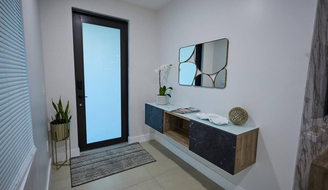 Miami Chic casa elegante y comoda en el corazon de Miami con 5 cuartos y mas