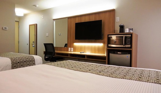 Microtel Casselman