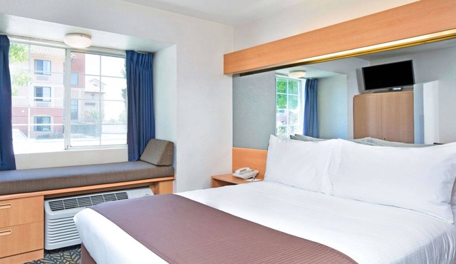 Microtel Inn & Suites by Wyndham Morgan Hill/San Jose Area