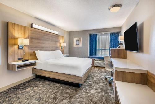 Microtel Inn & Suites by Wyndham - Timmins