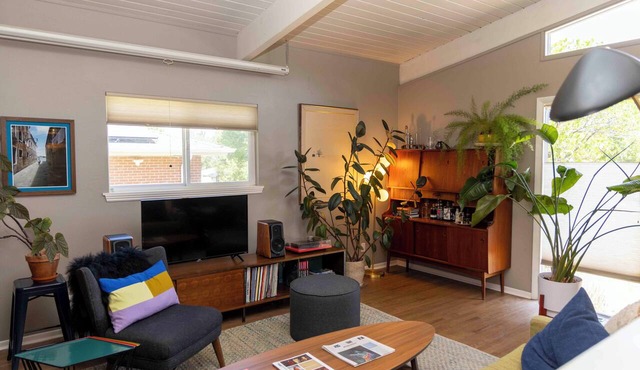 Mid-Century Boulder Bungalow in a Quiet & Central Neighborhood