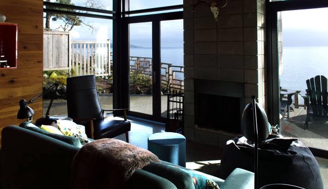 Mid-Century Modern Cottage on oceanfront