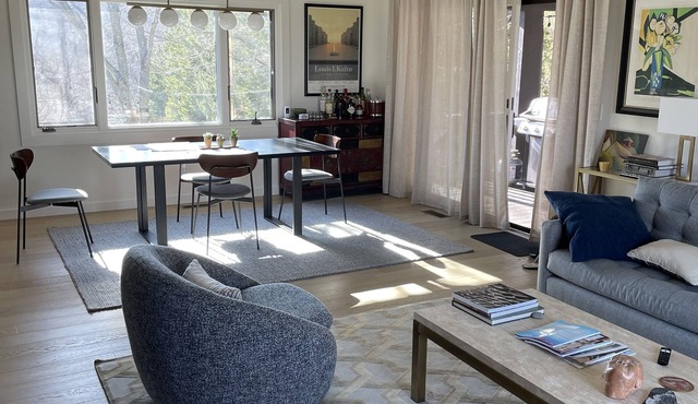 Mid-century modern design, Light filled home, long views, peaceful getaway!