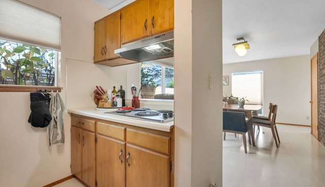 Mid-Century-Modern Home Near Lake Washington