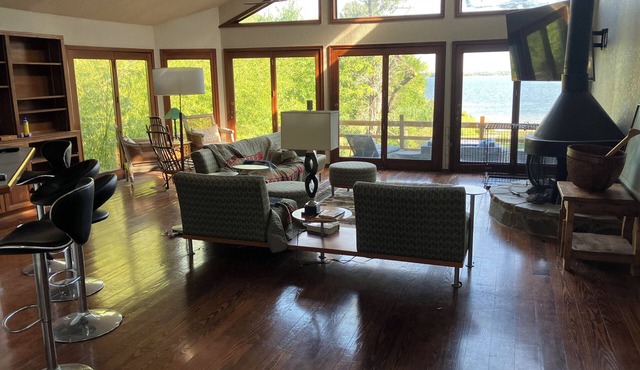 Mid-Century Modern Lakehouse, Direct Lake Access & Cove Front Views