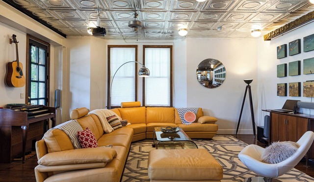 Mid City Porch House Getaway + MEGA Suite with Private Pool and Private Hot Tub