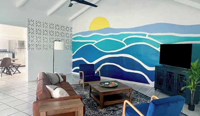 Mid-Island Comfort & Fun @ Hermons Hideaway