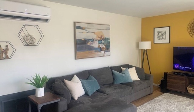 MidCentury Modern Dream House in Long Beach near parks and airport