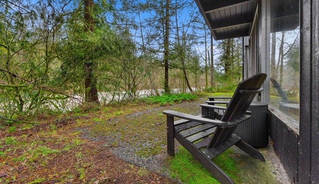 Midcentury Modern Nestled in Mt Hood Wilderness, River Access w/Views.
