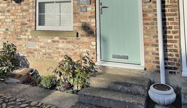 Middle Cottage, Perfect village getaway, Pet friendly, Free paking
