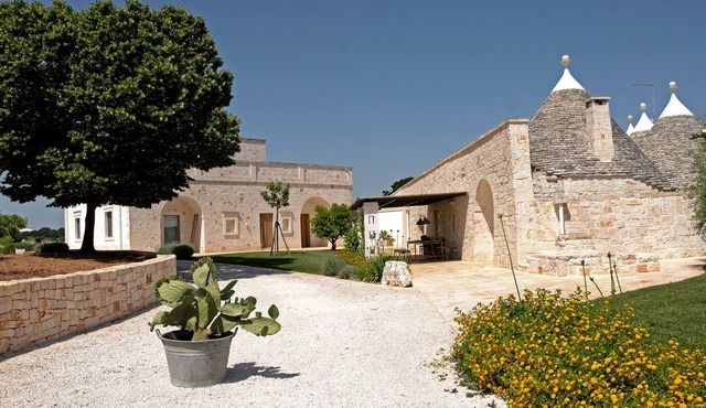 Middle trulli, ancient stone house