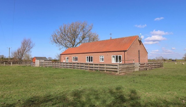 MIDDLEGATE: Cozy Ground Floor Retreat