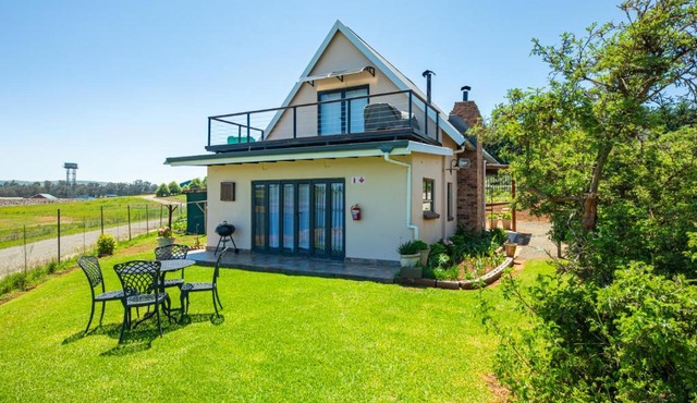 Midlands Cottage with Views