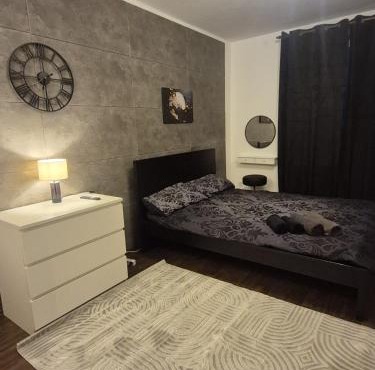 Midnight Marble Central Suite