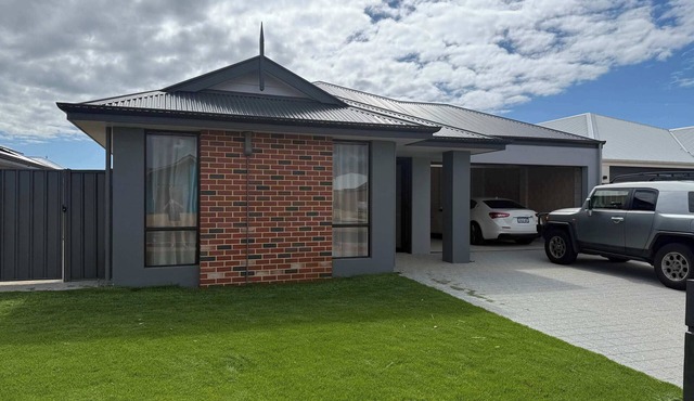 Milbridge Getaway with a bathroom in each room!