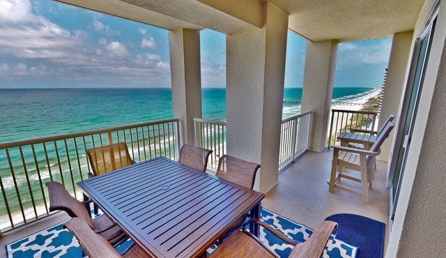 Million dollar views! Beachfront corner unit @ Grand Panama Resort! Sleeps 10