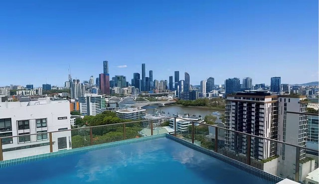 Milton Oasis - Luxury Apt near Milton Station