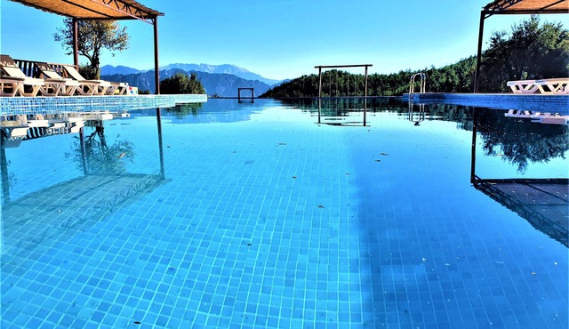 Milyos Hotel