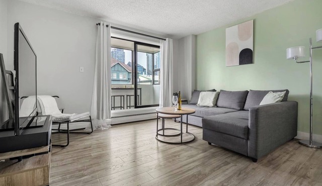 Min to Saddledome | 2 Bed | Central