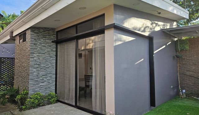 Mini Apartment self contained sleeps 4.