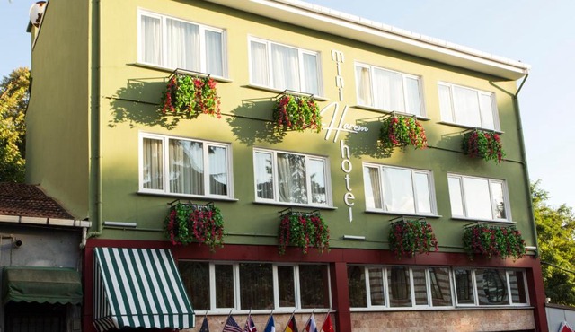Mini Harem Hotel