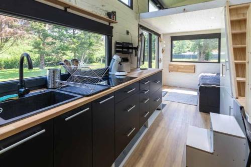 Mini maison Tiny house 6 per 3800m2 jardin Jacuzzi