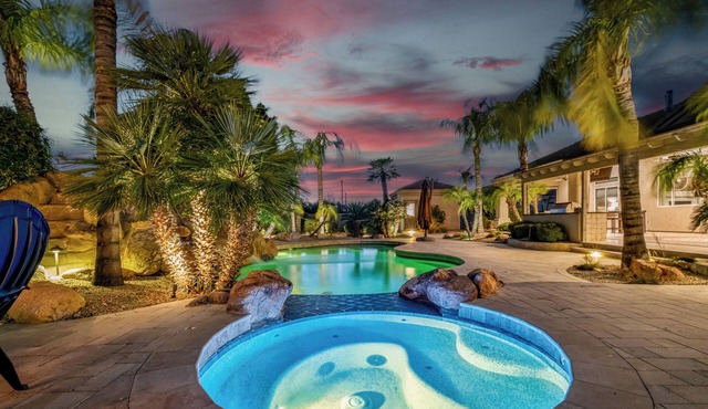 Mini Resort! Heated Pool and Spa, Pickleball Court, Putting Green