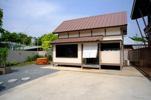 MINI SOOKAROUND - Compact 1BR Mezzanine Home - Central Festival 4km