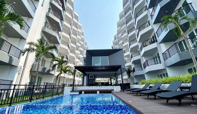 Mini Studio Lake view on High floor, AC, Kitchen, Balcony