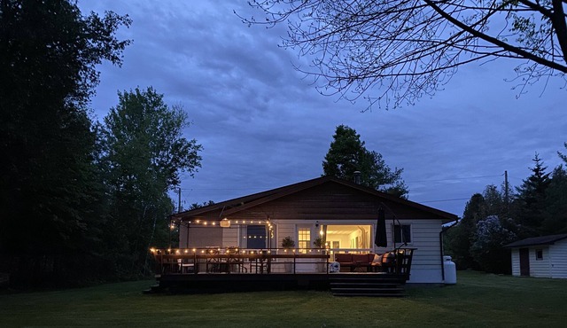 Mink Lake Waterfront Cottage