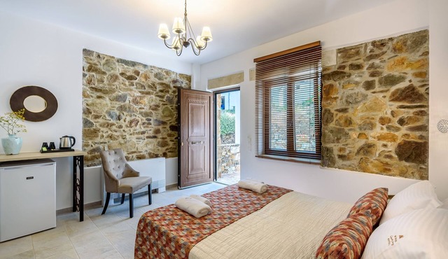 Minos Country Living Aristides Studio